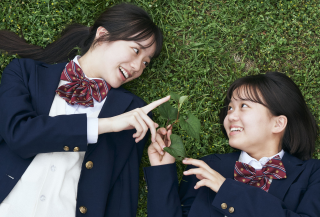 (c)2026上村奈帆・モノガタリラボ・プクプク／小学館／「ザッケン！」製作委員会