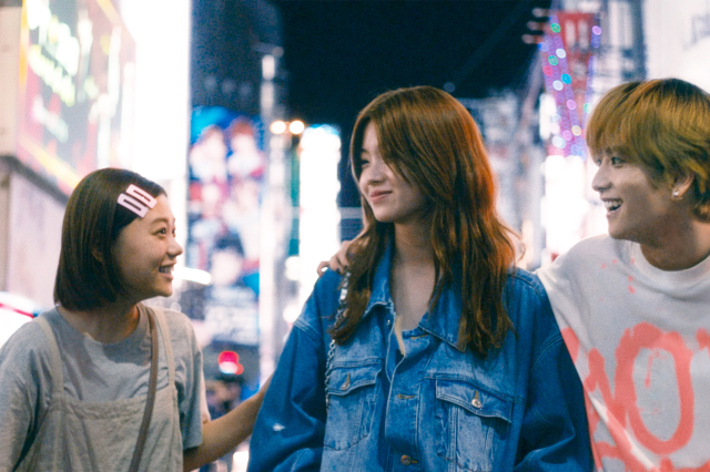 (c)金原ひとみ／集英社・映画「ミーツ・ザ・ワールド」製作委員会