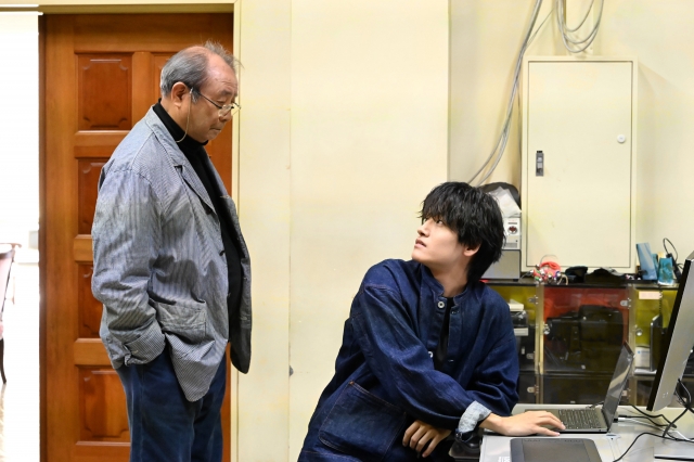 (c)2024「明日を綴る写真館」製作委員会 (c)あるた梨沙／KADOKAWA