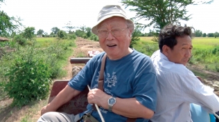 father カンボジアへ幸せを届けた ゴッちゃん神父の物語