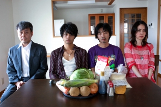 (c)2015「家族ごっこ」製作委員会