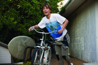 《BLUE PACIFIC STORIES　ブルー・パシフィック・ストーリーズ》カモミールの羽