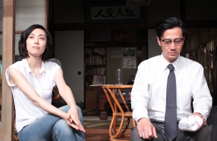 六月燈の三姉妹