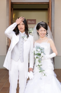 花婿は18歳