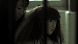 幽閉 confinement