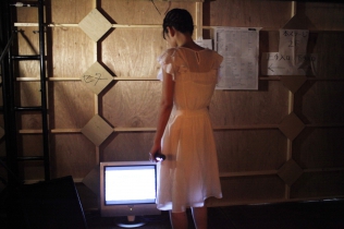 DOCUMENTARY of AKB48 Show must go on　少女たちは傷つきながら、夢を見る