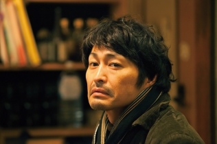 俳優 亀岡拓次